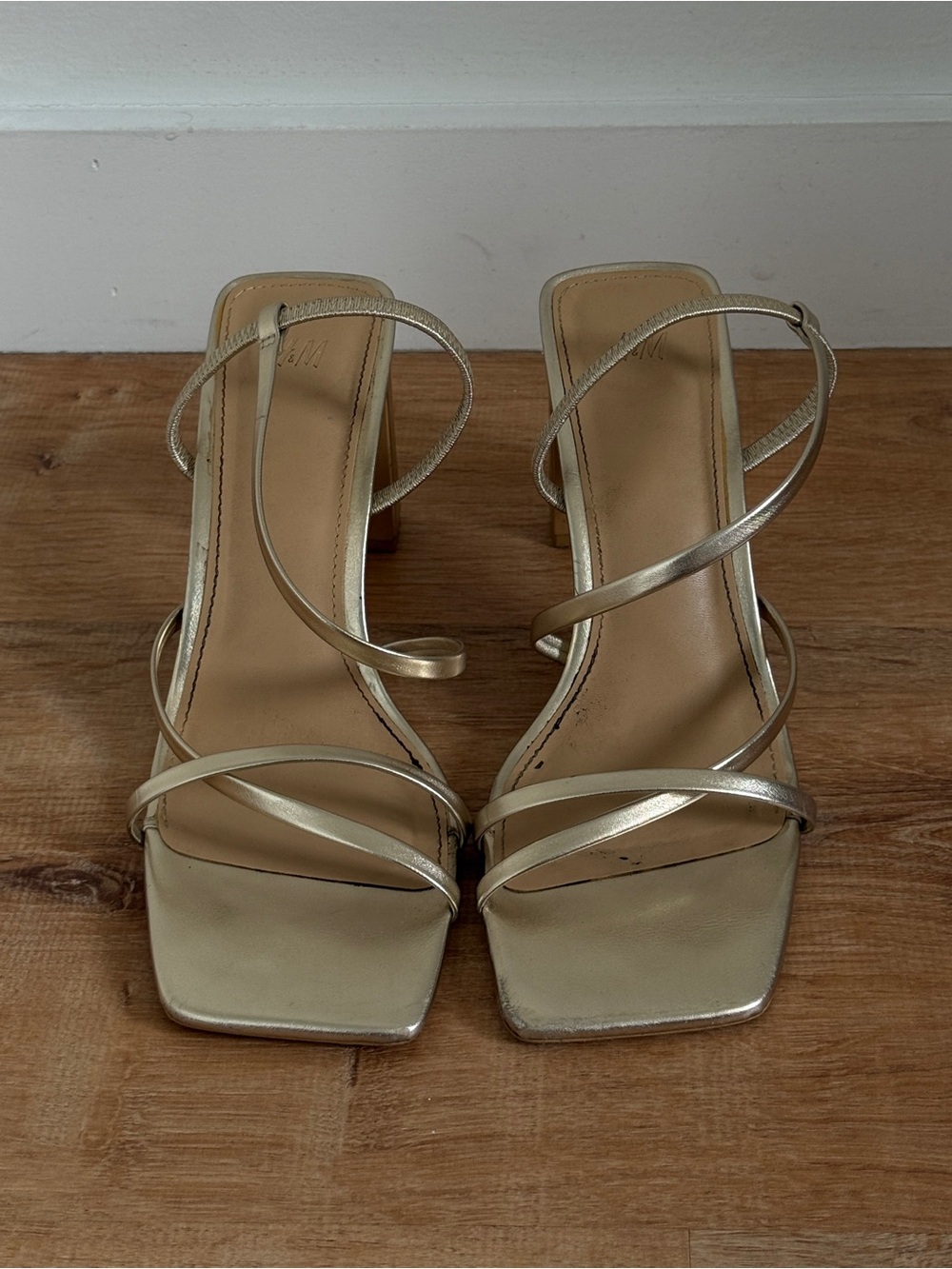 H&M strappy gold sandal 3" block heel size 8 square toe